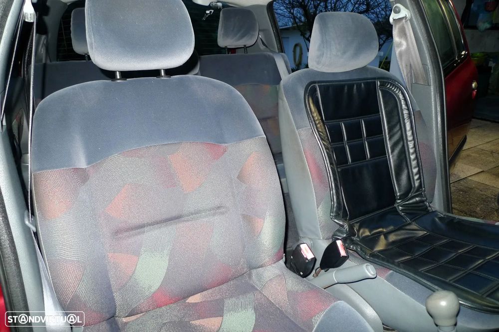 Renault Clio 1.2 RT - 13