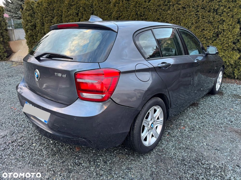 BMW Seria 1 116d EfficientDynamics Sport Line - 3