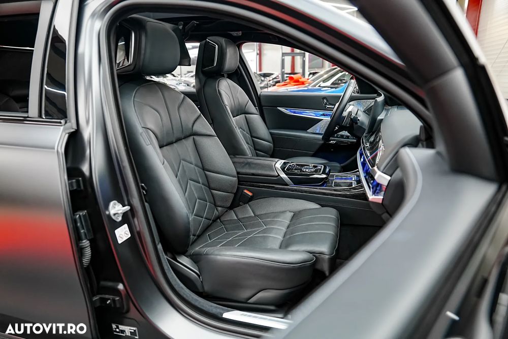 BMW Seria 7 740d xDrive MHEV - 6