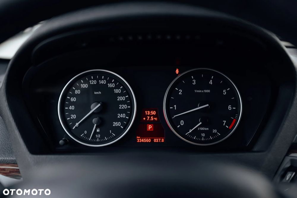 BMW X5 4.8i xDrive - 14