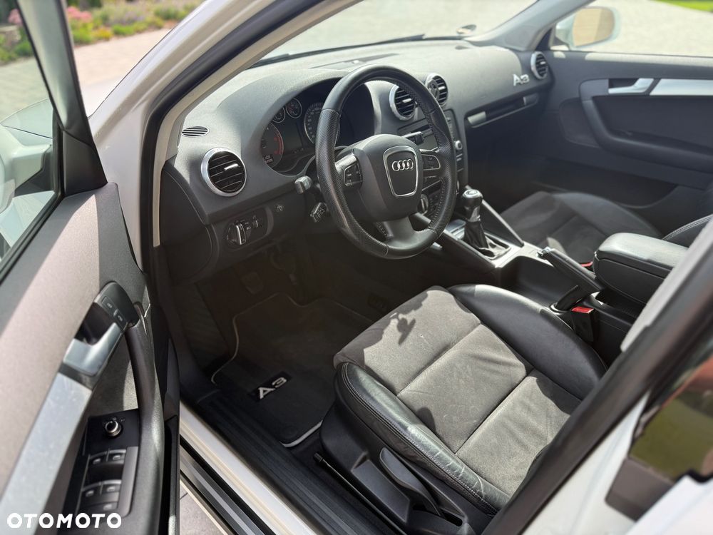 Audi A3 Sportback - 32