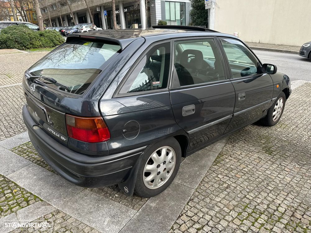 Opel Astra 1.4i 16V Sport - 7