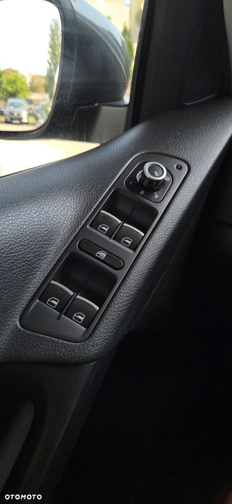 Volkswagen Tiguan 2.0 TDI DPF BlueMotion Technology Exclusive - 23
