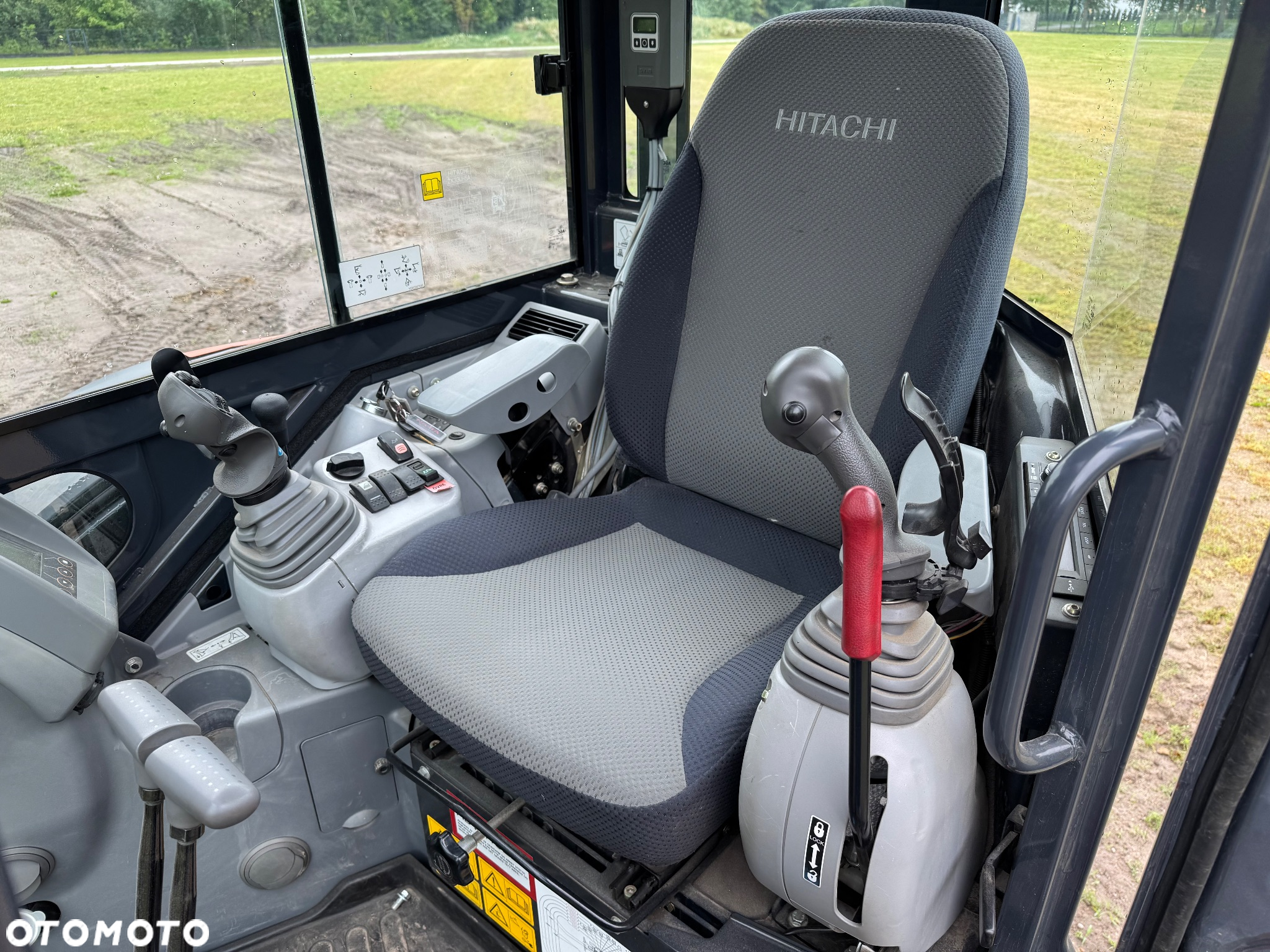 Hitachi ZX33U-5A - 13