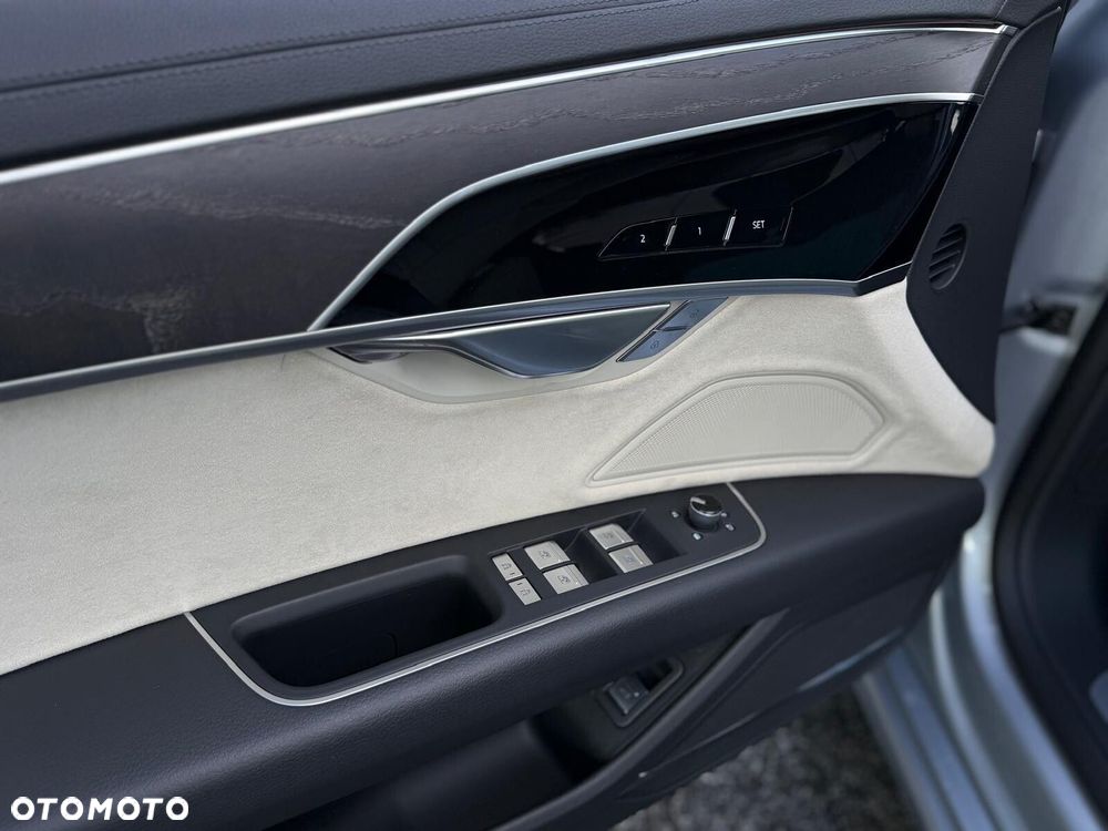 Audi A8 - 16