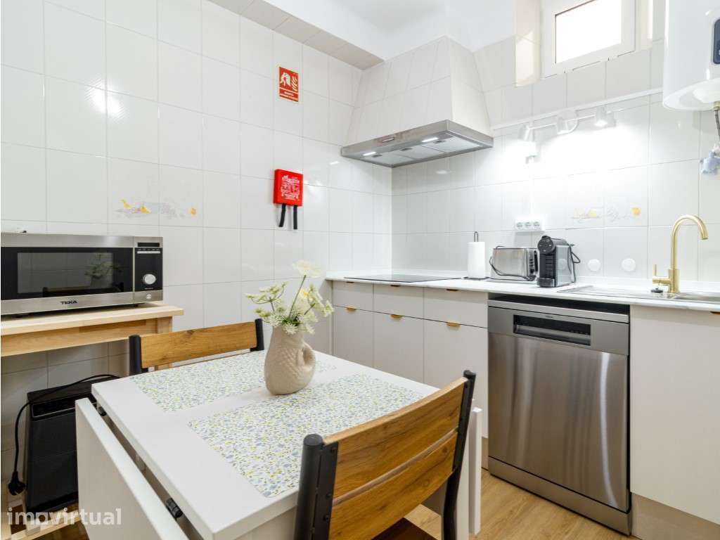 Andar de moradia T1 para arrendamento anual, totalmente renovado e ... - Grande imagem: 3/15