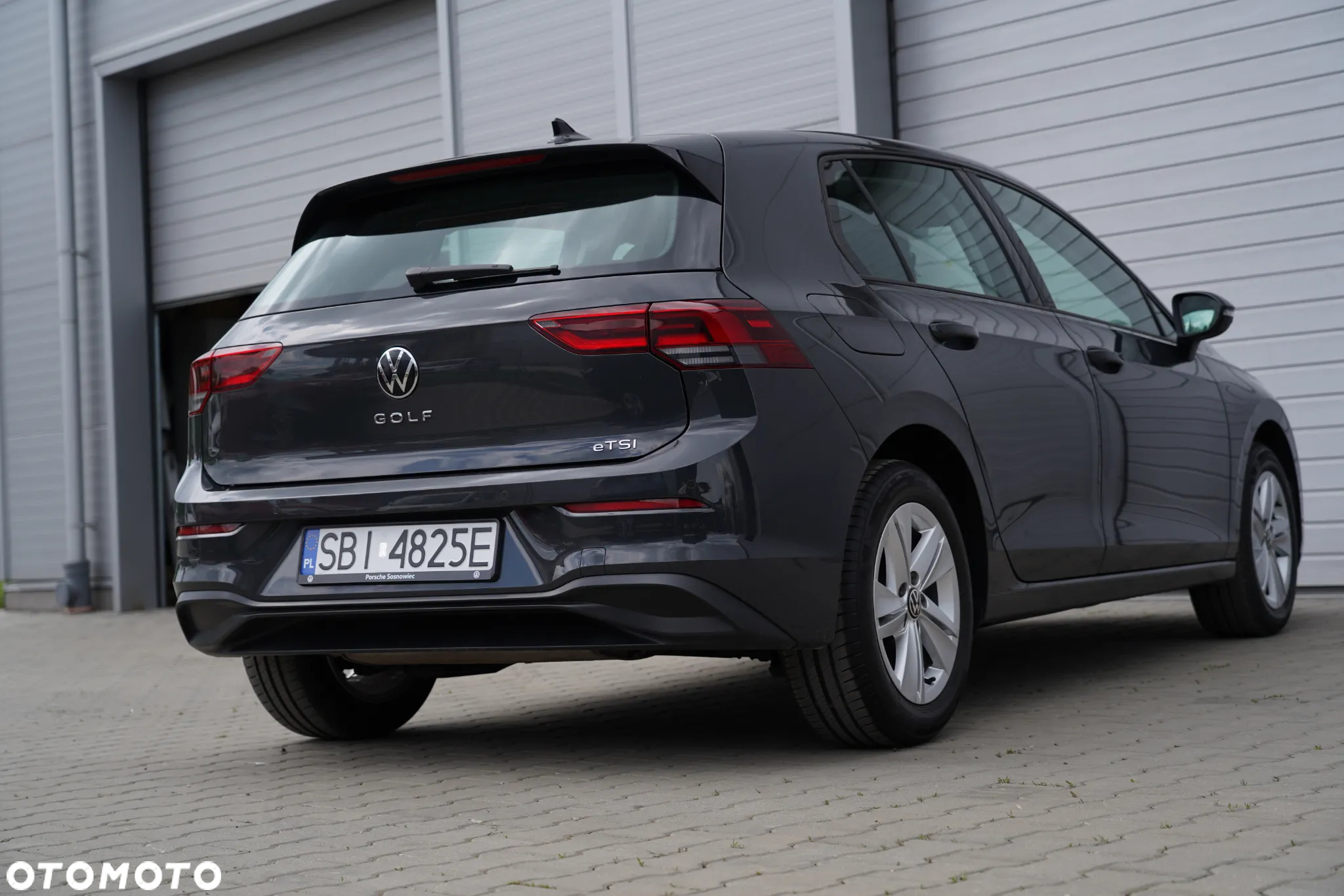 Volkswagen Golf - 8