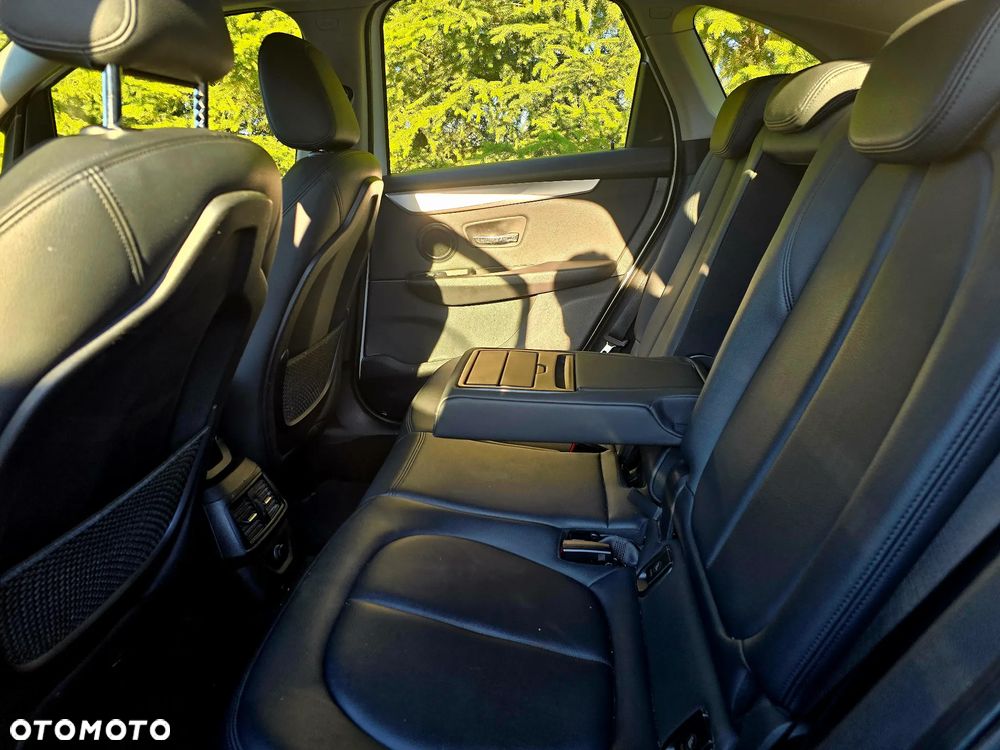 BMW Seria 2 216d - 33