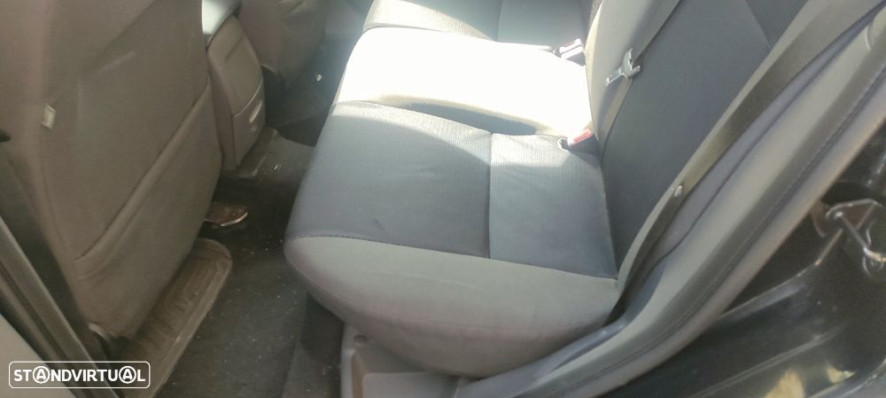 Ford Focus 1.4 16V Trend - 8