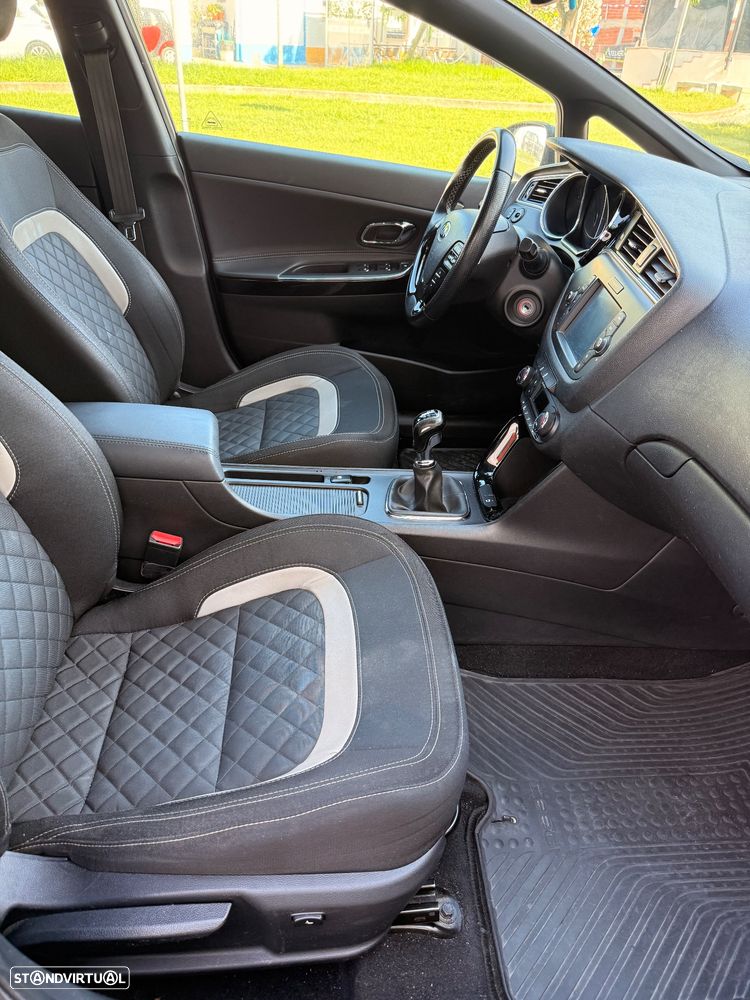 Kia Ceed 1.6 CRDi GT Line - 10