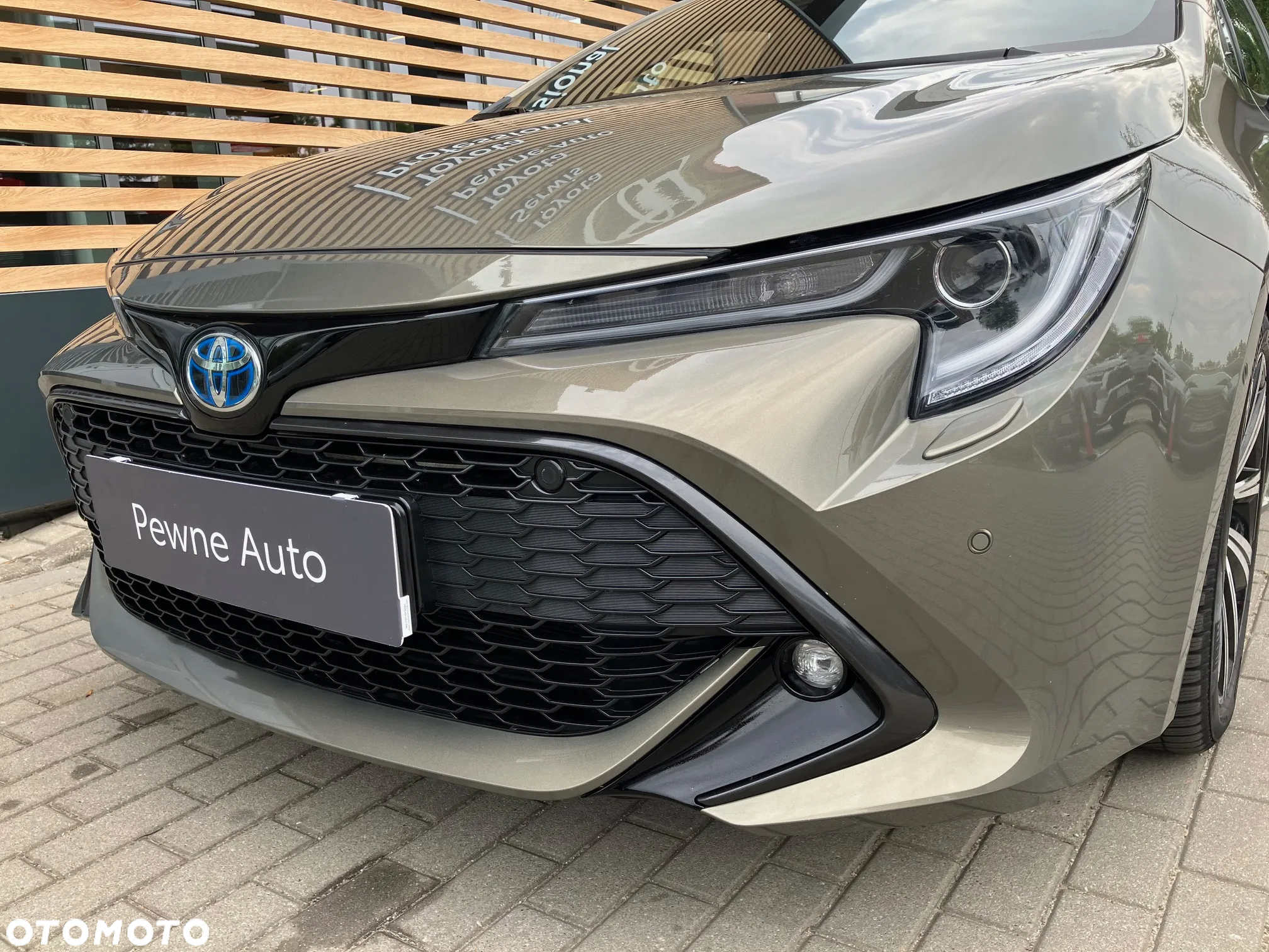 Toyota Corolla 1.8 Hybrid Comfort - 13