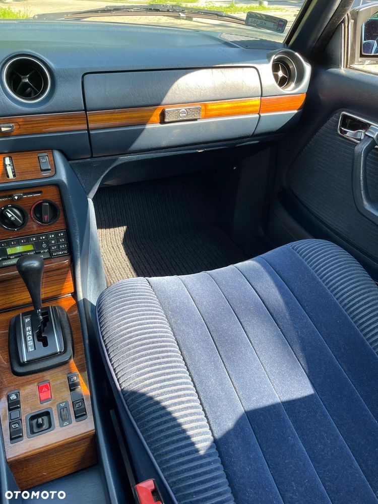 Mercedes-Benz W123 - 13