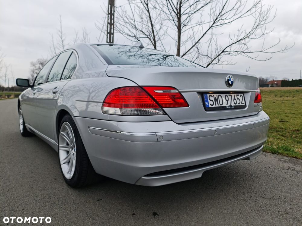 BMW Seria 7 740Li - 26