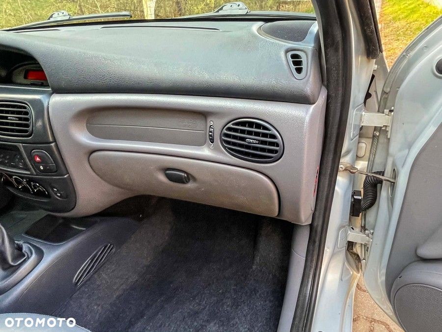 Renault Megane 1.6 - 28