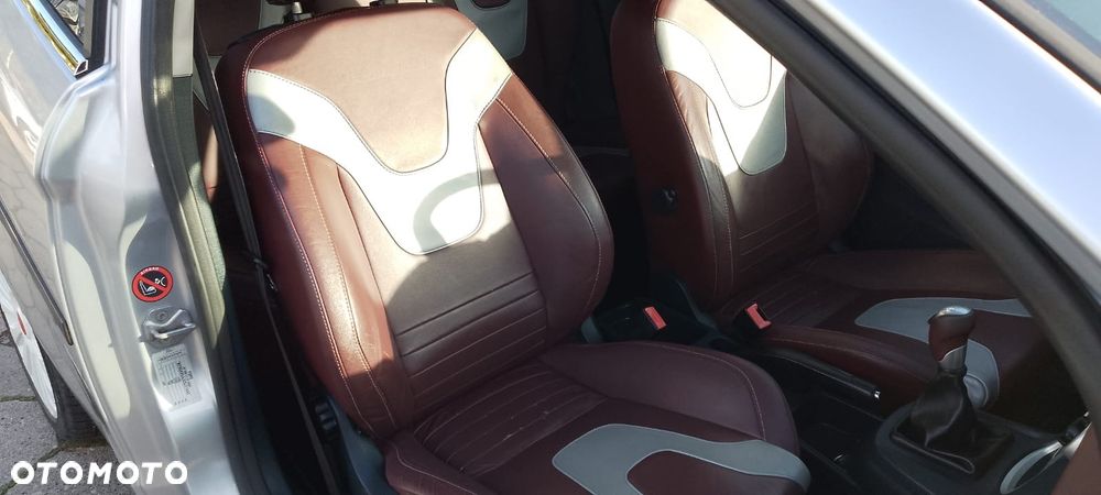 Ford Fiesta 1.4 Trend - 25