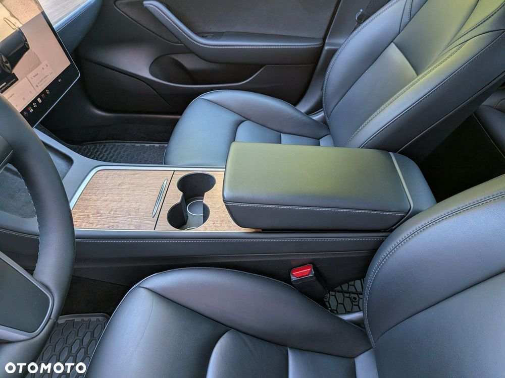 Tesla Model 3 - 18