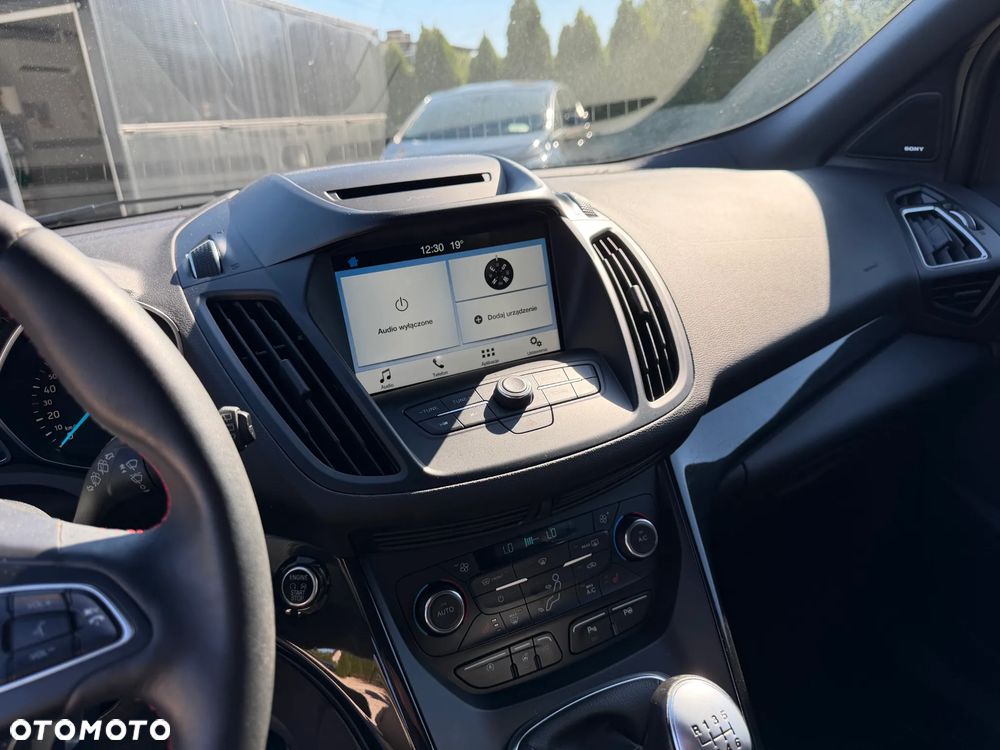 Ford Kuga 1.5 EcoBoost 2x4 ST-Line - 17