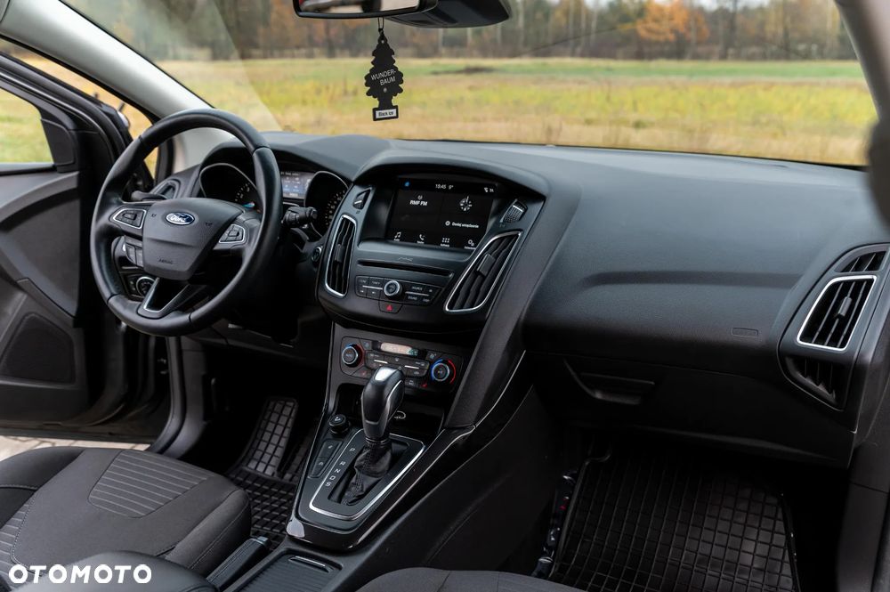 Ford Focus 1.0 EcoBoost Titanium Business - 28