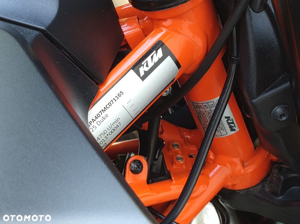 KTM Duke 125 - 19