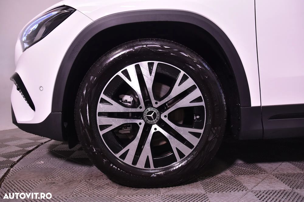 Mercedes-Benz GLA - 9