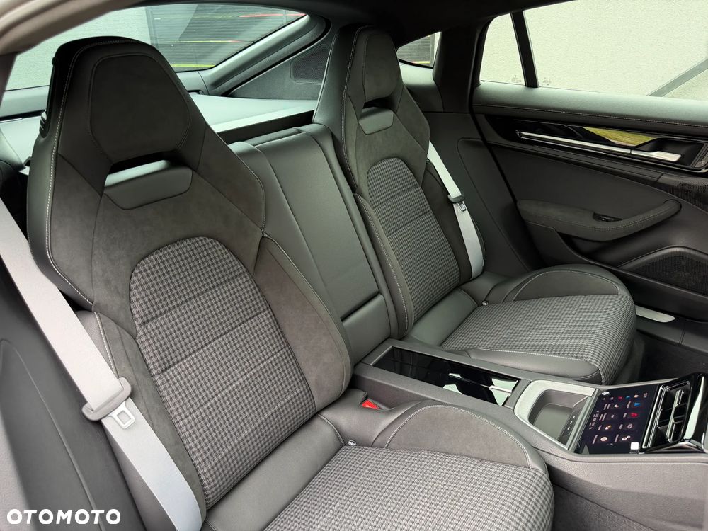 Porsche Panamera 4 - 20