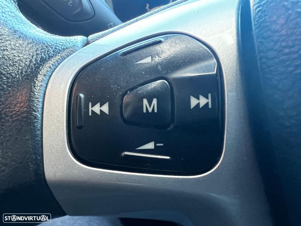 Ford Fiesta 1.4 TDCI Titanium - 25