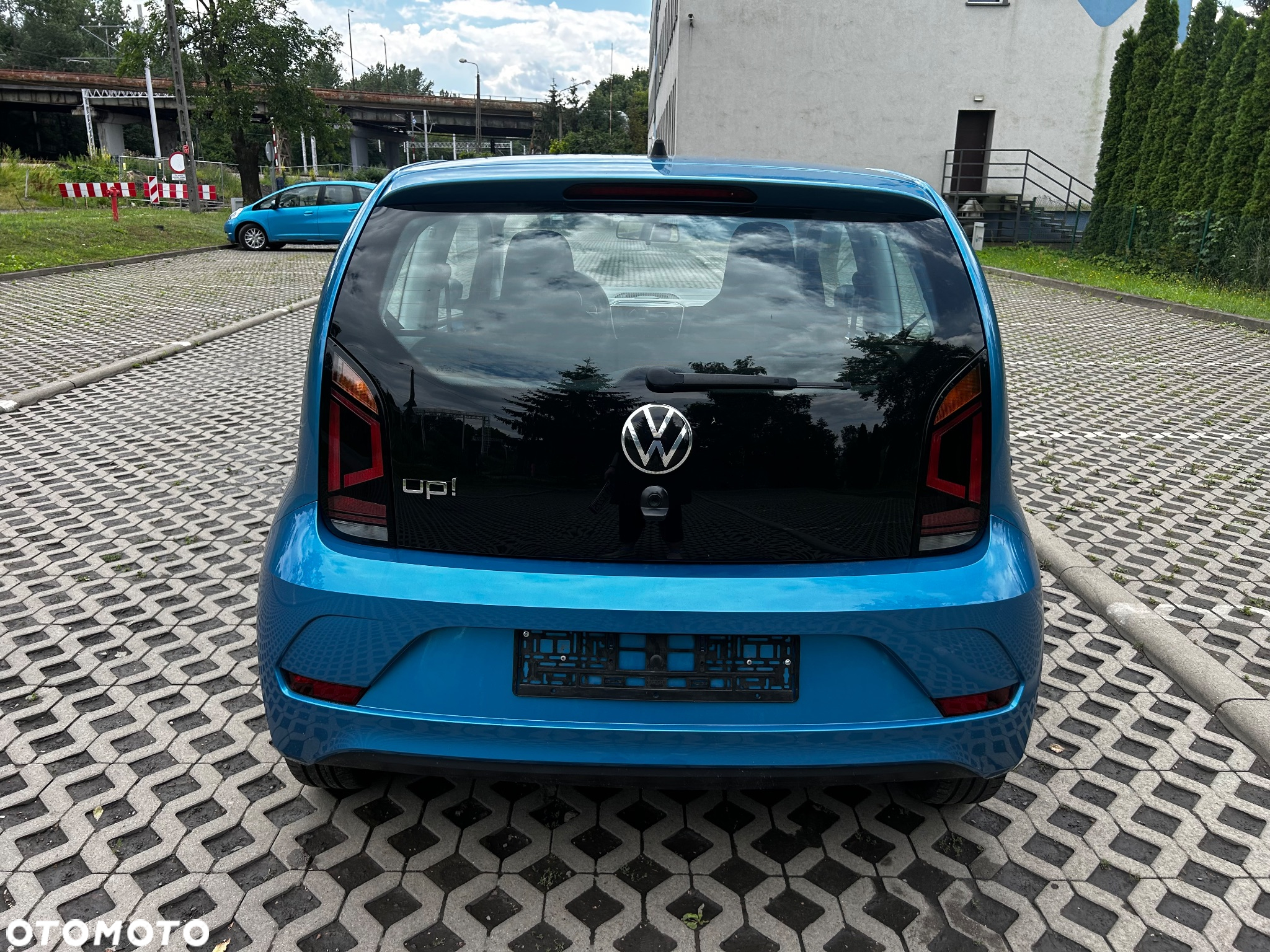 Volkswagen up! 1.0 move - 11