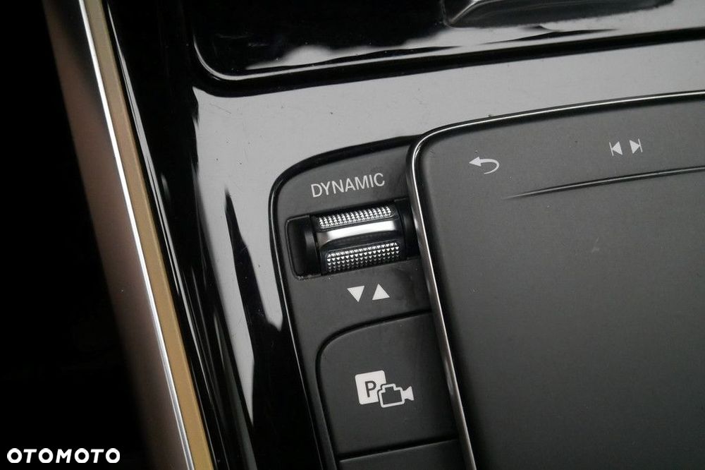 Mercedes-Benz GLB - 26