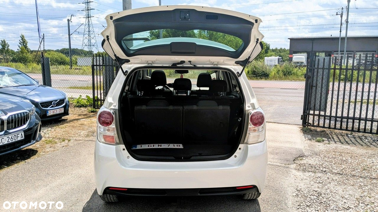 Toyota Verso - 38