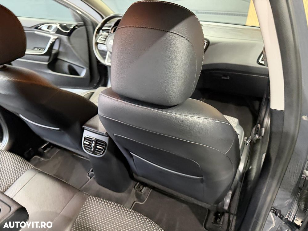 Kia XCeed 1.6 GDI 6DCT PHEV Vision - 19