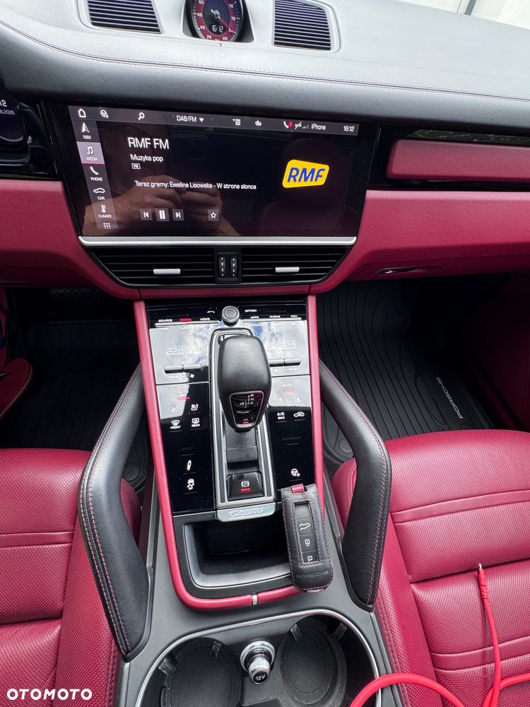 Porsche Cayenne - 23