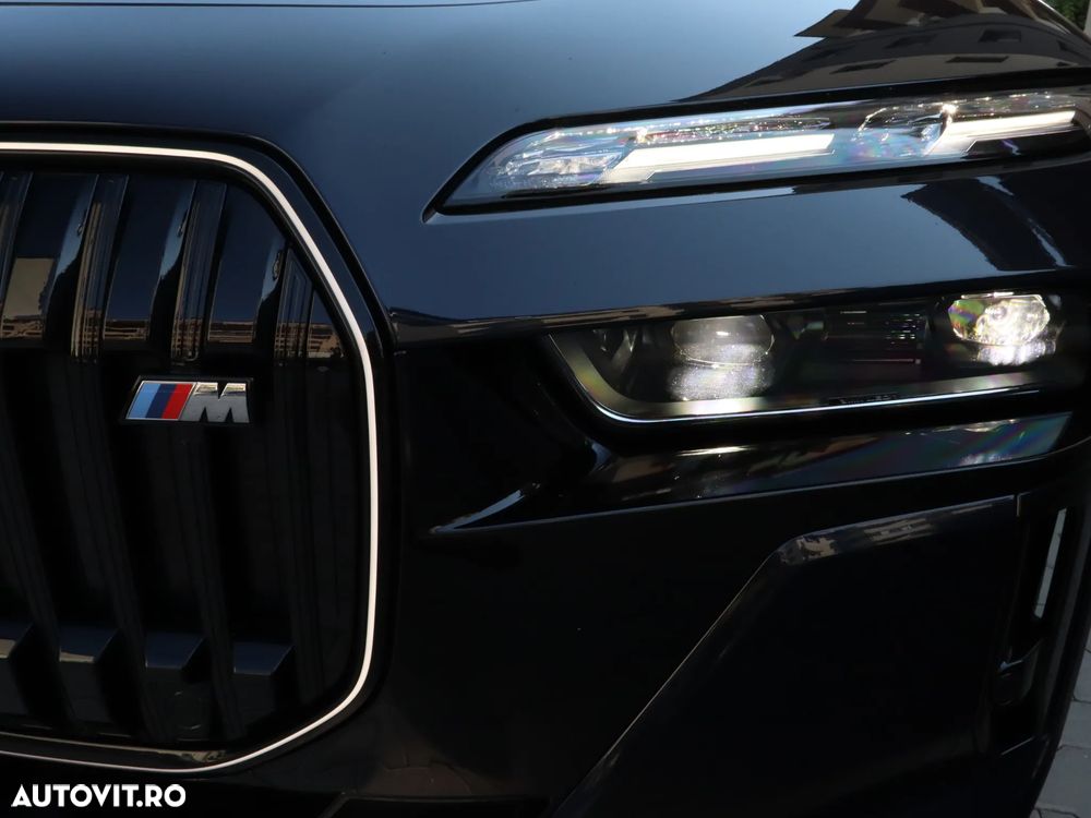 BMW M7 M760e xDrive - 12