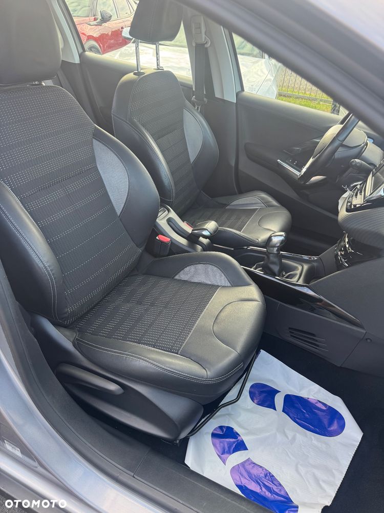 Peugeot 2008 - 11