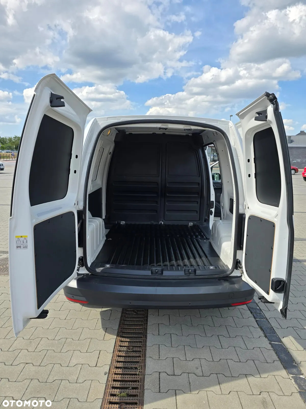 Volkswagen Caddy - 10