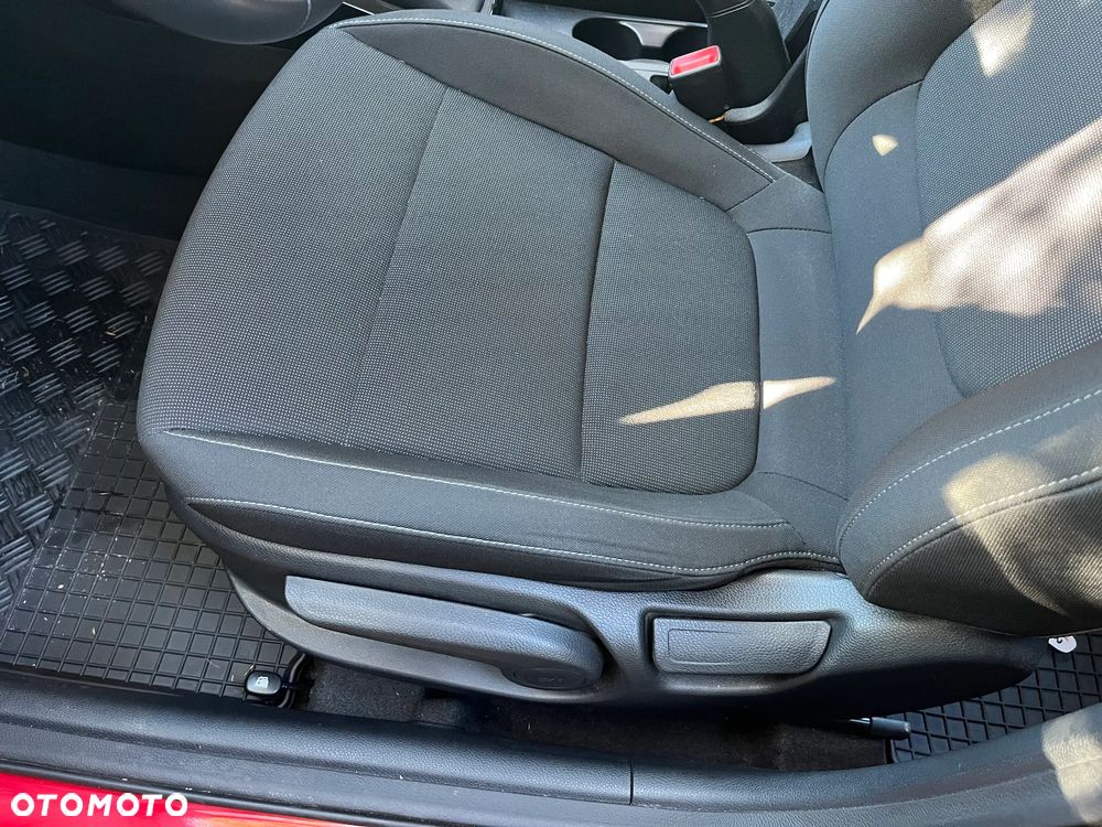 Kia Rio 1.2 L - 11