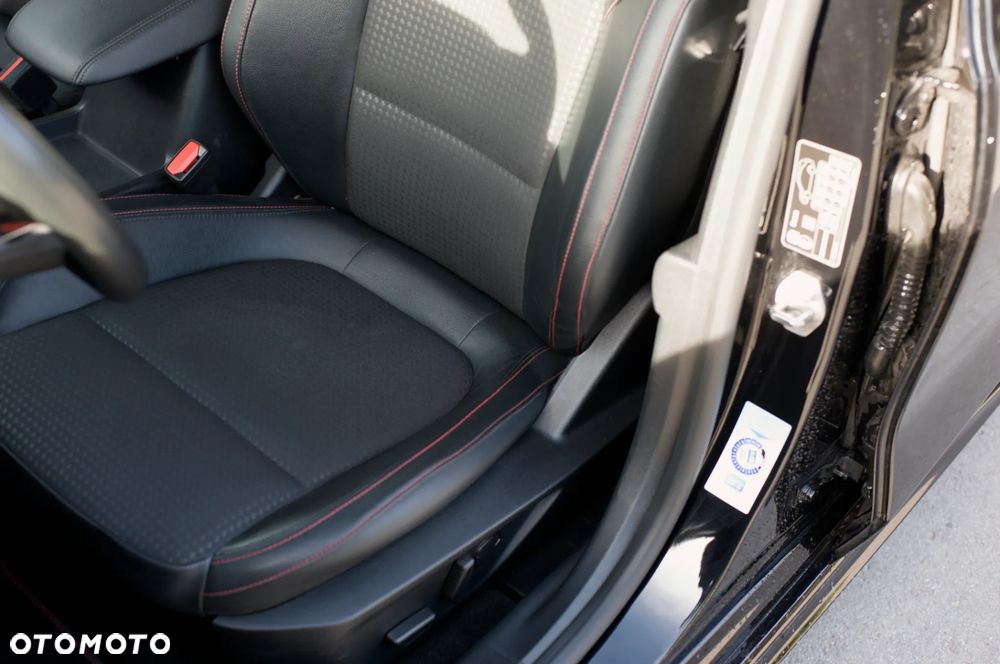 Ford Focus 1.5 EcoBlue Start-Stopp-System ST-LINE X - 13