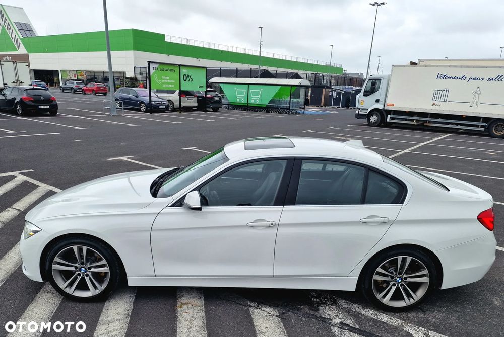 BMW Seria 3 330i GPF Luxury Line sport - 29