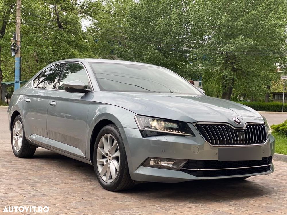 Skoda Superb 2.0 TDI DSG Sportline - 1