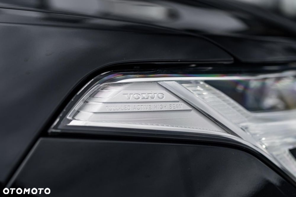 Volvo XC 90 B5 D AWD R-Design - 39