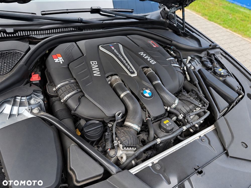 BMW Seria 5 M550i xDrive - 23