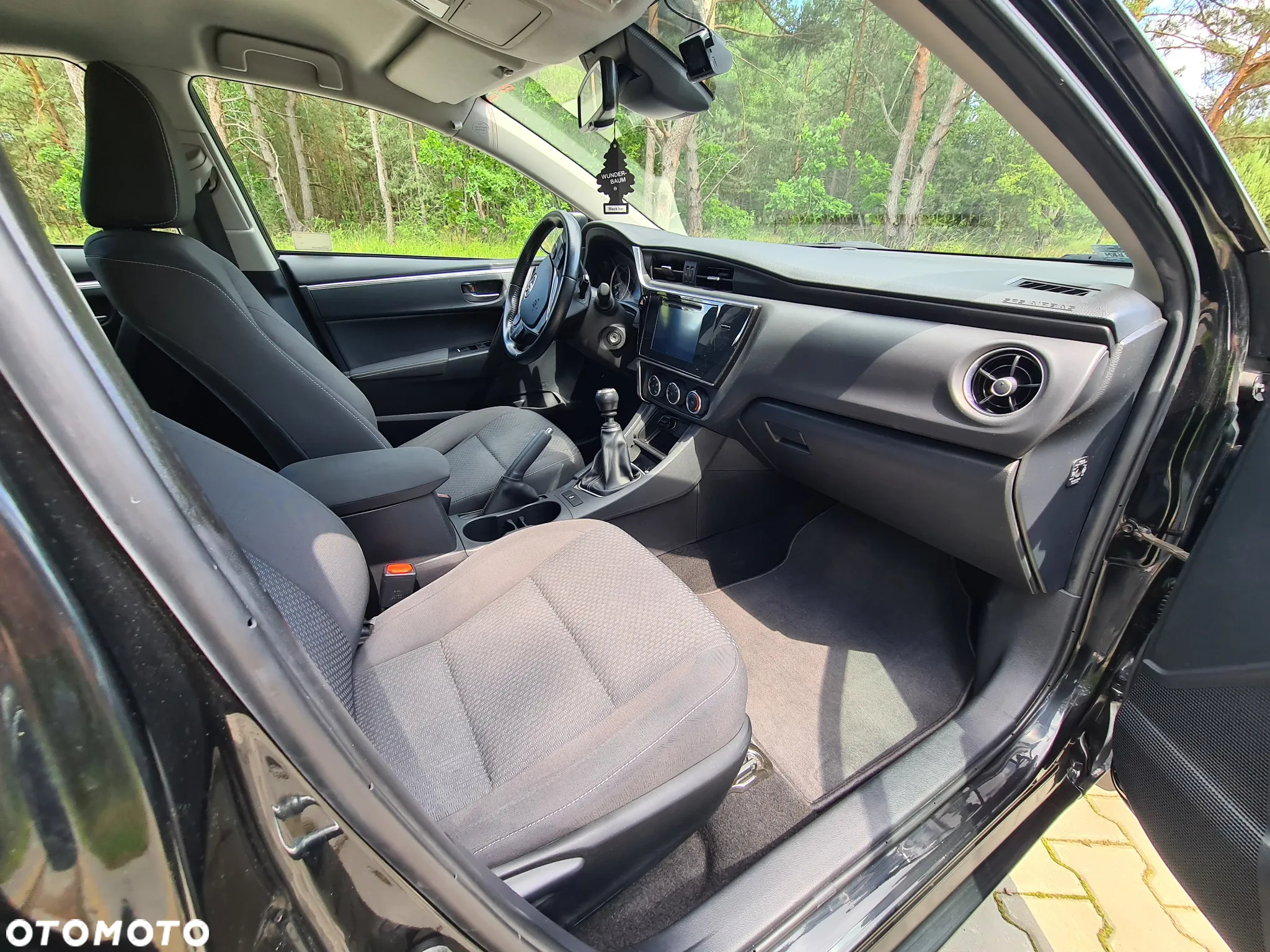 Toyota Corolla 1.6 Classic Plus - 18
