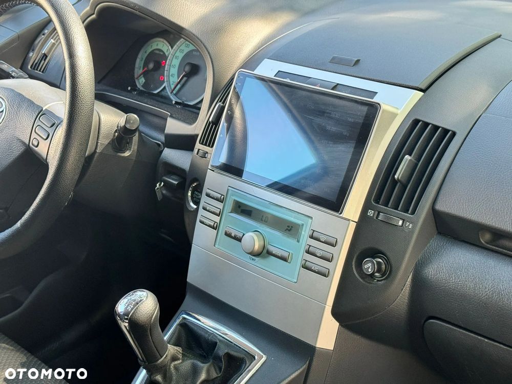 Toyota Corolla Verso 1.6 Terra 7os - 31