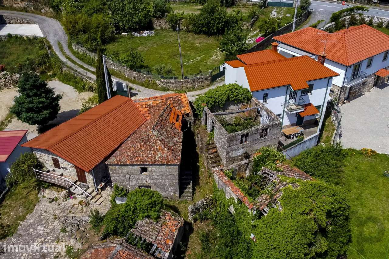Duas Moradias em Santa Leocáda - Baião | Vistas sobre o Rio Douro - Grande imagem: 3/28