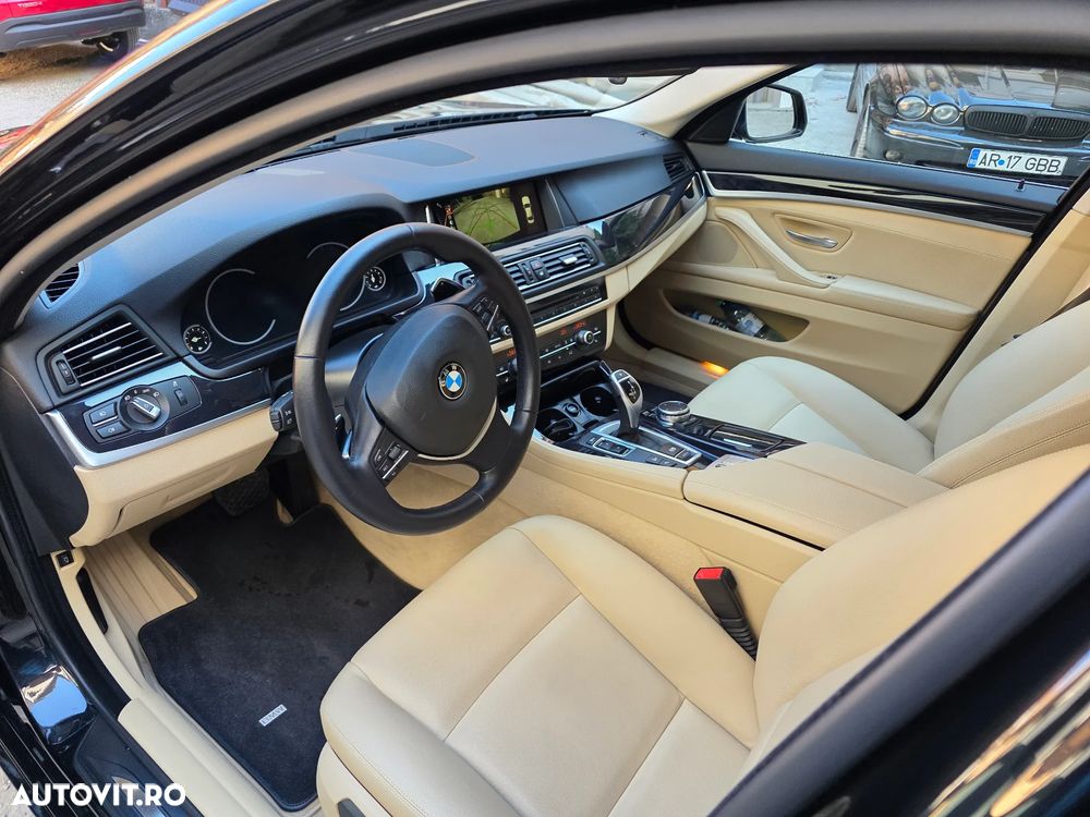 BMW Seria 5 525d xDrive AT - 9