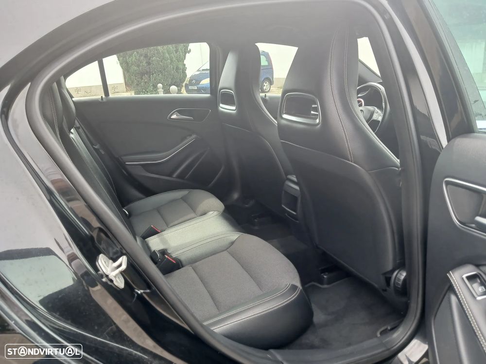 Mercedes-Benz A 180 CDI AMG Line - 35