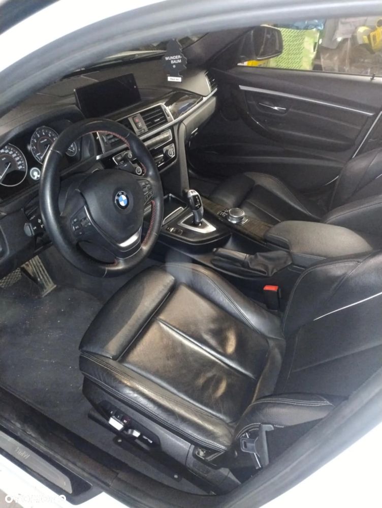 BMW Seria 3 330i xDrive Edition Luxury Line Purity - 3