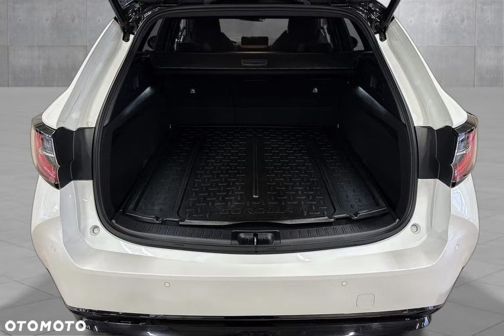 Toyota Corolla 1.8 Hybrid Team Deutschland - 34