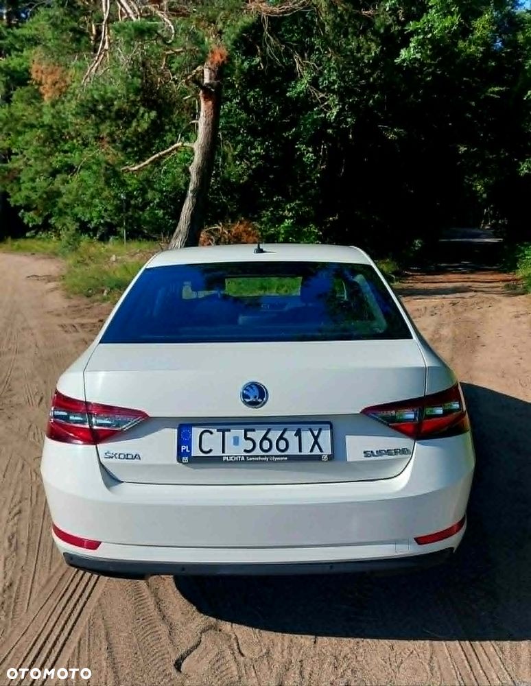 Skoda Superb 2.0 TDI Ambition DSG7 - 3