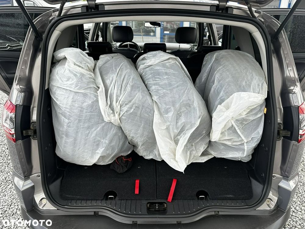 Ford S-Max - 25