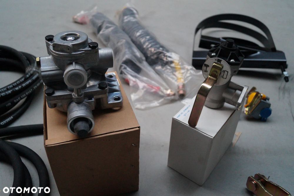 Zestaw hamulców Pneumatyczne - Hydrauliczne 1 Oś - 5